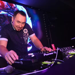 11.05.2019 - TAMBORES LATINO NOCHE