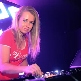 27.04.2017 - DJ NELLA & DJ LADY D IN THE INFINITY